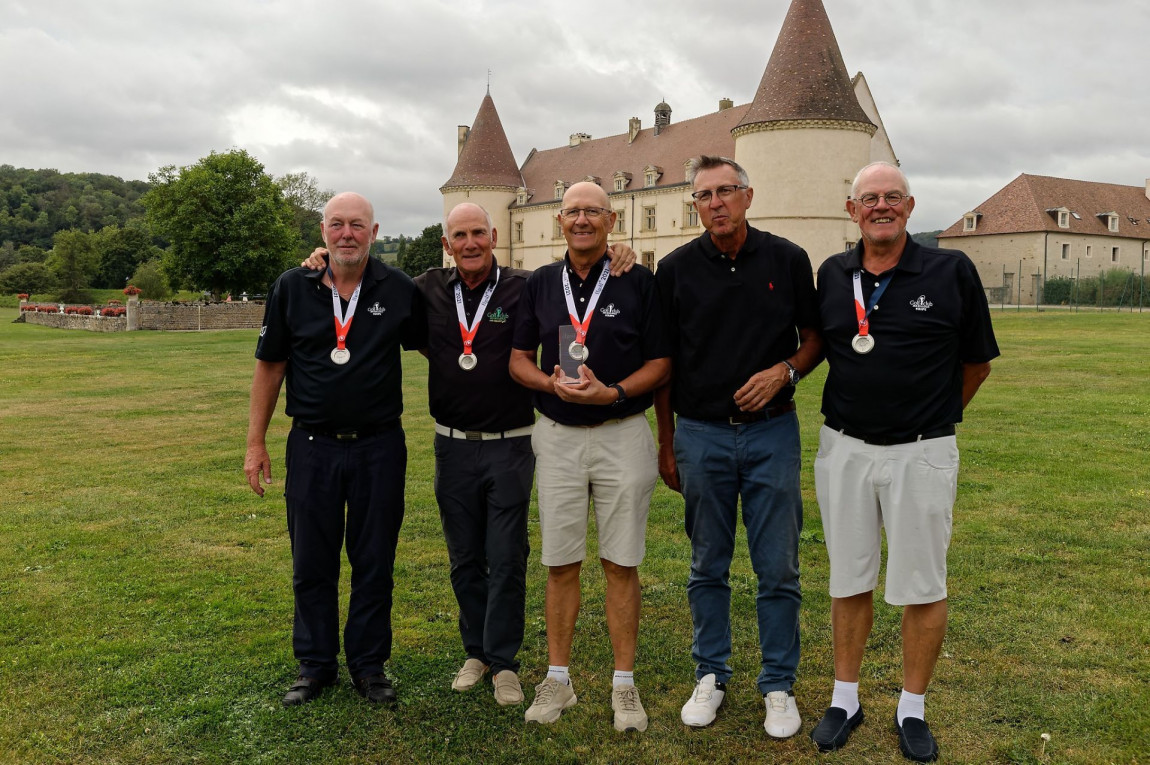 EQUIPE 2021   JP Rominger, P Pare,  Y Schwebel, T Bittner et C Walch